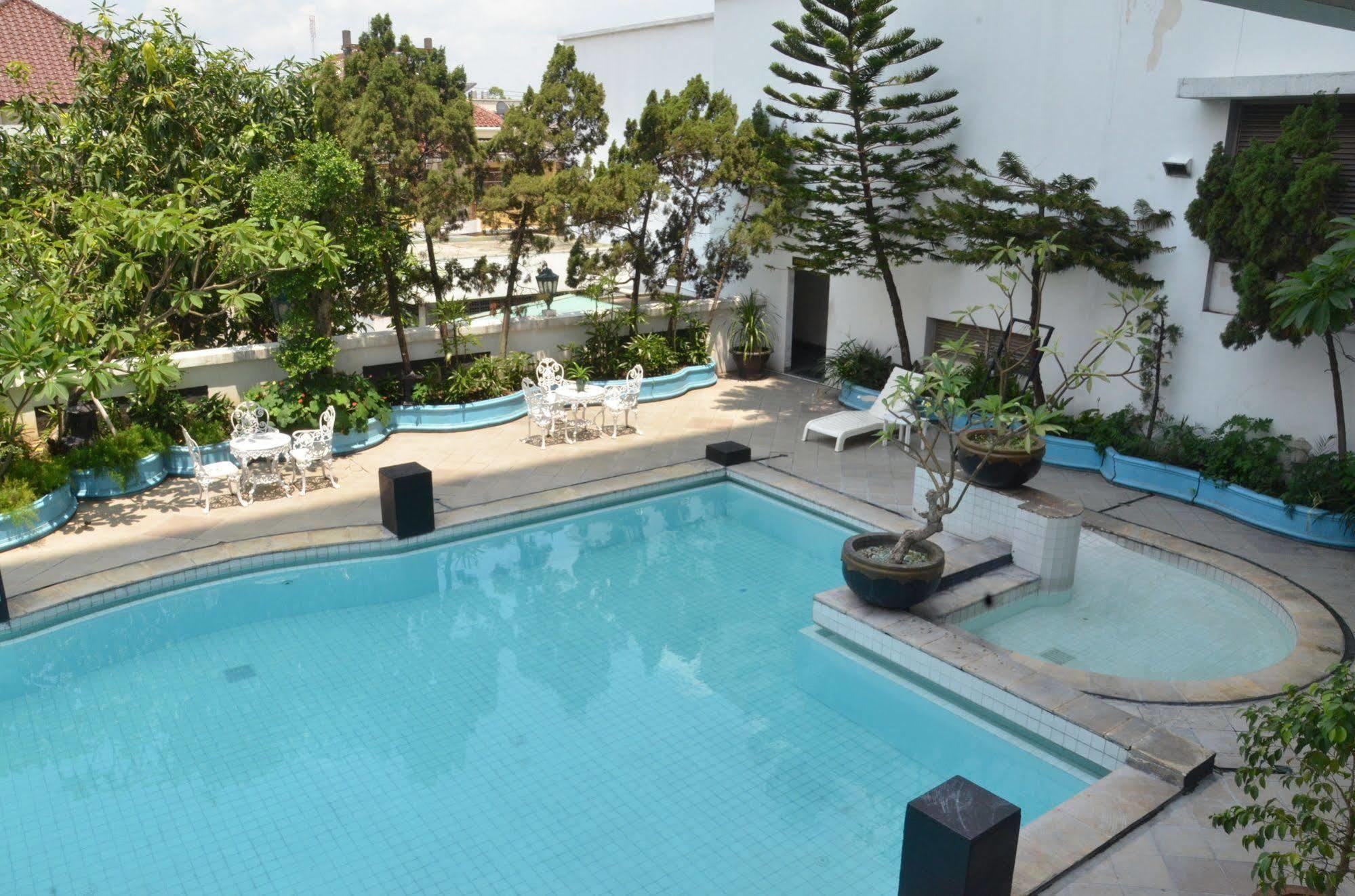 Hotel Sahid Jaya Solo Exterior foto